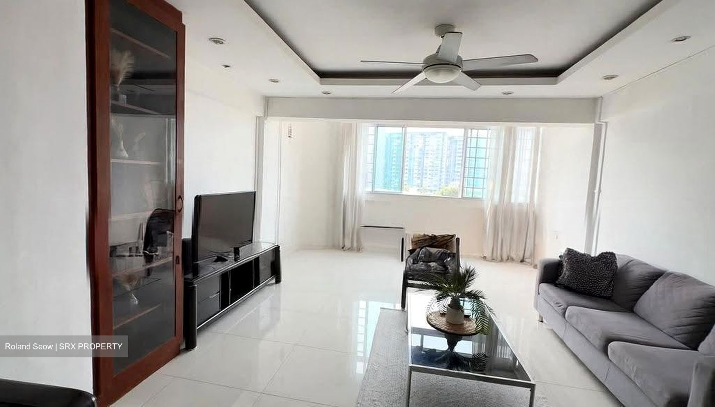 Blk 230 Hougang Avenue 1 (Hougang), HDB Executive #628835911